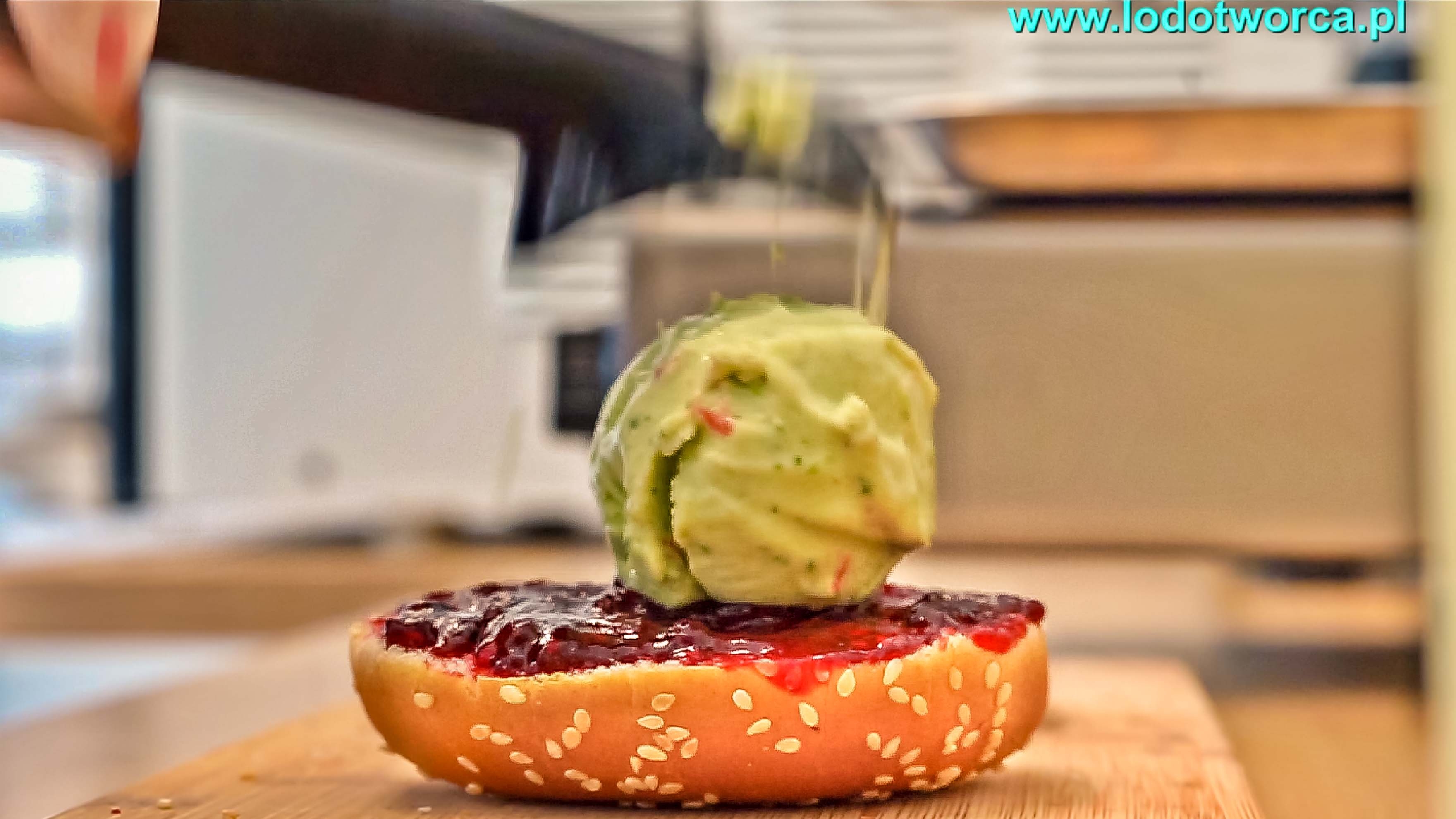 Gelato panini Rzeszów kawiarnia shake milkshake mrożonyjogurt lód włoski sorbet kawa cafe rurki z kremem deser lodowy bita śmietana soki frappe posypki polewy.jpg